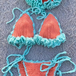Ensemble de bikini au crochet fait main - Sur mesure et tailles ajustables - Tenue de plage estivale - Tenue de festival - Maillot de bain - Product Image 1