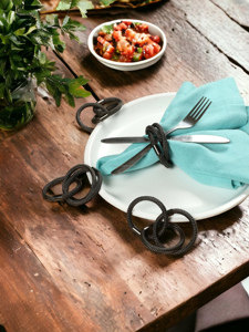 Vente chaude Unique De Luxe Ronds De Serviette Bois Papier Table De Mariage Centres De Table Fer Métal Fil Ronds De Serviette Parties Nouveau Printemps - Product Image 5