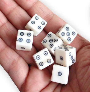 Dados de hueso de búfalo de alta demanda para accesorios de juegos de mesa, dados de hueso blanco y negro personalizados de seis caras con tamaño y forma a medida - Product Image 3