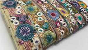 Bordure en dentelle colorée fantaisie brodée à la main avec des perles, motif floral traditionnel, soluble dans l'eau, pour vêtements, robes, voiles et décoration intérieure - Product Image 4