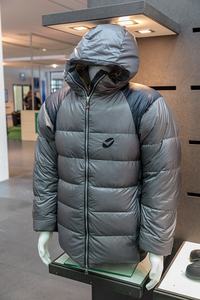 Venta caliente de invierno de los hombres de moda Puffer Abrigo con capucha de tamaño personalizado impermeable ecológico transpirable - Product Image 4