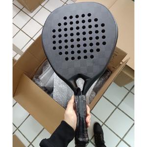 Raquette de padel en fibre de carbone en forme de larme |   Housse en cuir personnalisée OEM |   Entraînement professionnel léger et fait main - Product Image 2