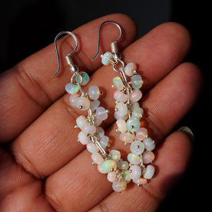 Boucles d'oreilles en opale d'Éthiopie naturelle Welo Fire, cabochons, argent 925 - Product Image 1