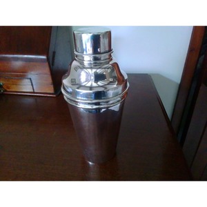 Shaker à cocktails incroyable pour bars et fêtes Mix Master Pro Shaker Bar Sculpt en acier inoxydable, taille, forme et couleur personnalisées - Product Image 5