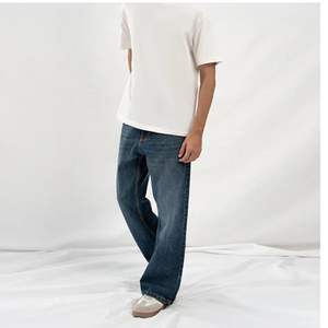 Jeans classiques bleus à jambe large pour hommes, coupe décontractée, délavage vintage, style rétro décontracté, pantalon en denim, vente en gros sur mesure - Product Image 6
