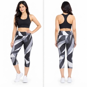 <b>Women</b> <b>Capri</b> <b>Legging</b> Made With High Quality Performance Material Flexible Movement Moisture Control Properties Breathable - Product Image 6