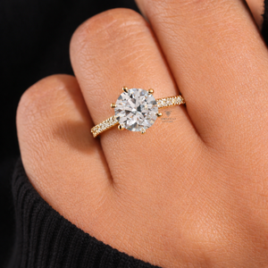 Anillo de Compromiso Personalizado con Diamante Cultivado en Laboratorio IGI, 2.50 CTW, Oro Amarillo Sólido de 14K, Chapado en Rodio, Corte Brillante Redondo Solitario de 4 Puntas - Product Image 4