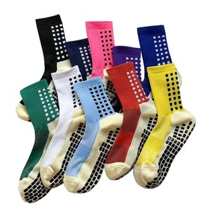 Calcetines de Fútbol Fluorescentes Verdes, Calcetines Deportivos de Algodón de Corte Alto, Calcetines Atléticos Absorbentes de Sudor con Agarre para Niños y Niñas - Product Image 5