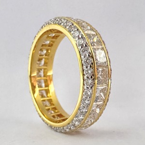 Anillo de Eternidad de Oro Amarillo de 10K con Diamantes Cultivados en Laboratorio de Corte Princesa de 8.20CTW, Certificado IGI, Anillo de Boda de Tres Hileras - Product Image 2