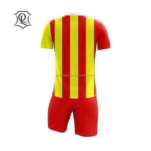 Ensemble de maillots de football pour hommes adultes, uniformes de football respirants en tissu polaire 100% coton, couleur personnalisée - Product Image 2
