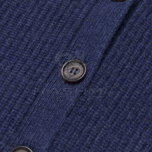 คาร์ดิแกนผู้หญิงแบบลำลองรุ่นใหม่ วัสดุถักนุ่มสบาย ออกแบบมาเพื่อความอบอุ่นและสไตล์สำหรับทุกวัน - Product Image 4