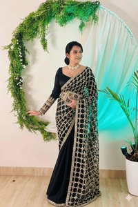 Sari Fandy en satin effet miroir, dentelle royale effet miroir, pallu en organza, bordure fantaisie premium effet miroir, bordure lourde - Product Image 3