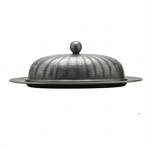 Plateau décoratif gravé, plateau ovale martelé en acier inoxydable, beurrier avec couvercle, design vintage artisanal pour table de cuisine - Product Image 2