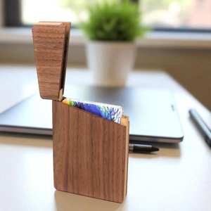 ที่ใส่บัตรธุรกิจไม้ทำมือ |   แท่นวางการ์ดไม้เนื้อแข็งธรรมชาติ |   อุปกรณ์จัดระเบียบสำนักงานแบบรักษ์โลก - Product Image 3