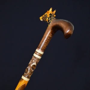Bastón de Madera Tallado a Mano con Cabeza de Jirafa de Lujo, Ecológico, Hecho a Mano, de Diseño, para Regalo de Jubilación - Product Image 3