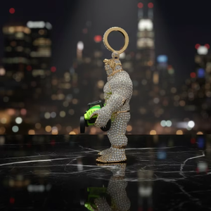 Mascota de Hulk Hecha a Mano en Oro de Dos Tonos 925 con Diamantes Micro Pavé y Colgante Grande Totalmente Incrustado con Alto Brillo - Product Image 2