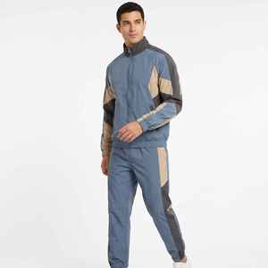 Conjunto deportivo de 2 piezas, chaqueta cortavientos holgada personalizada, ligera, de nailon liso, para hombre. - Product Image 3