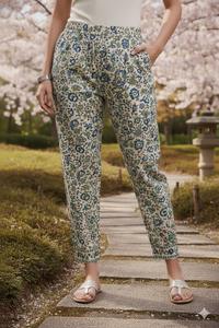 Pantalones casuales de algodón con estampado floral de Paisley para mujer, cómodos, con cintura elástica, para verano, para picnic y resort. - Product Image 3