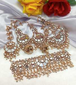 ชุดสร้อยคอเจ้าสาวปากีสถาน ชุบทอง ประดับด้วย Kundan และ Polki ชุดเครื่องประดับงานแต่งงาน พร้อมต่างหูและทิกก้าสำหรับเจ้าสาว - Product Image 3