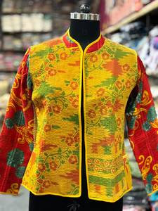 เสื้อแจ็คเก็ตผ้าส่าหรีงานแฮนด์เมดแบบควิลท์สั้น ลายดอกไม้โบฮีเมียน ผ้าฝ้าย 100% ระบายอากาศได้ดี คอตั้ง สไตล์วายทูเค สำหรับฤดูหนาว สไตล์ชาติพันธุ์ - Product Image 1