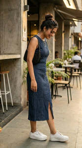 Robe midi sans manches en jean avec fente avant, coupe ajustée, style décontracté pour tous les jours, style estival, confortable et respirante pour femme - Product Image 3