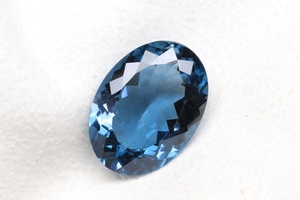 Magnifique topaze bleue de Londres facettée - Pierres précieuses de topaze de Londres de forme ovale - Pierre ovale taillée de 9x7 mm pour la création de bijoux - Product Image 4