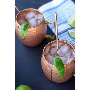 Ensemble de mugs à boisson en cuivre pour tables de cocktails de luxe, finition martelée, gobelets en métal durables et réutilisables, mugs de fête. - Product Image 5