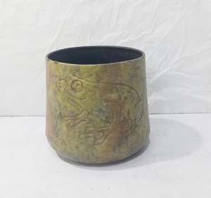 Maceta Moderna de Metal con Acabado Texturizado Rosa, Maceta Decorativa para Interiores y Exteriores, Estilo Jarrón de Hierro para Mesa de Hogar - Product Image 2