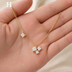 Pendentif en diamant en forme de princesse personnalisé en gros, collier minimaliste en or, bijoux fins certifiés IGI/GIA - Product Image 2