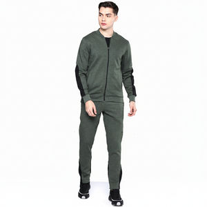 Survêtements à capuche en coton personnalisés pour hommes, tenues de sport unies, vente en gros, prêts à expédier, coupe classique pour l'hiver - Product Image 1