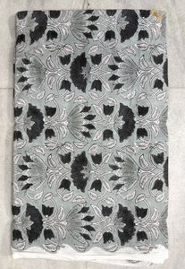 Tela de Algodón Suave Hecha a Mano en India, Estampada con Bloques a Mano en Jaipur Sanganeri, para Vestidos, Cortinas, Fundas, Decoración del Hogar, para Niños y Niñas, Venta al Por Mayor - Product Image 4