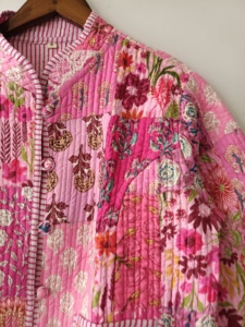 Veste courte en patchwork de coton |   Manteau bohème vintage fait main, léger et doux, idéal pour les festivals - Product Image 4