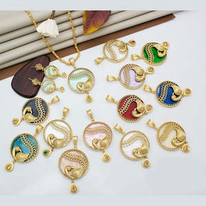 Conjunto de joyería fina chapada en oro Colgante de cadena de piedra de cristal con estilo elegante - Product Image 1