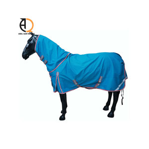 Manta de equitación de alta calidad, impermeable, cálida para invierno, con correas ajustables. - Product Image 6