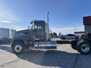 Cabeza tractora diésel 6x4 de alta tracción para 10 ruedas, unidad de camión de servicio pesado para transporte logístico minero - Product Image 5