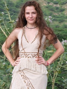 Top Corto Halter de Algodón Marrón Hecho a Mano con Estampado Tribal Geométrico, Camisola sin Espalda para Mujer, Regalo para Ella - Product Image 3