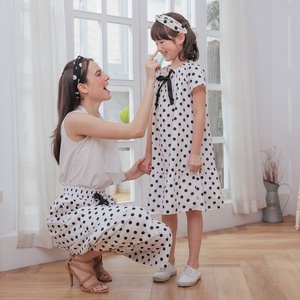 Tenue élégante pour maman et fille, joli robe chic en coton, avec nœud, pour maman - Product Image 2
