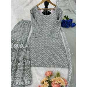 Hermosa ropa de fiesta para mujer Top Bottom y Fancy Dupatta Set - Product Image 3