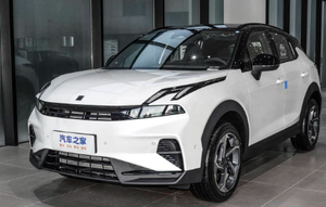 รถยนต์ Lynk & Co 06 SUV รุ่นใหม่ ปี 2025 รุ่น Renew 1.5T Pro เบนซิน เกียร์อัตโนมัติ เทอร์โบ เบาะหนัง กล้องมองหลัง ล้อแม็ก R18 ไฟหน้า LED หลังคาซันรูฟ - Product Image 4