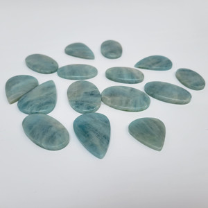 Cabujones de piedras preciosas de Aguamarina natural Cabujones de cristal auténticos para joyería modelo artesanal Parte posterior plana de alto grado en venta al por mayor - Product Image 2