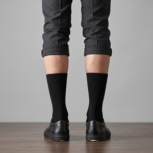 Chaussettes de basket-ball pour hommes Dumela, noires, en spandex et polyester, tricotées, respirantes, imprimées par transfert thermique, pour l'été - Product Image 4