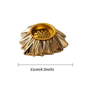 Brûleur d'encens en céramique de qualité assurée, forme de fleur, or et blanc, décoration aromathérapie, utilisation toute saison - Product Image 2