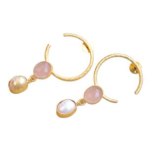 Boucles d'oreilles pendantes en laiton tendance, perles d'eau douce, faites à la main, plaqué or 18 carats, vente en gros - Product Image 1