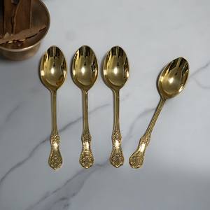 Cuillère à dessert dorée haut de gamme pour hôtel, avec manche en laiton et motif lune antique en relief, idéale pour la maison et les dîners d'hôtel - Product Image 2