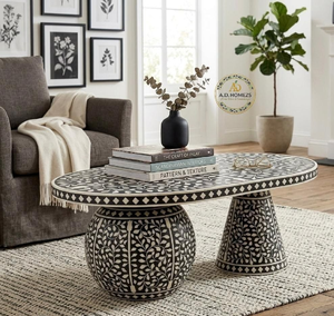Table basse ronde noire avec plateau géométrique effet soleil couchant et incrustations florales en os sur quatre pieds carrés détaillés. En gros. - Product Image 5