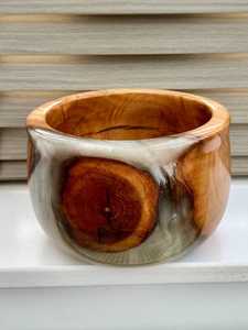 Bol de service en résine au design artisanal attrayant, pièce unique, qualité et design supérieurs à prix très avantageux - Product Image 3