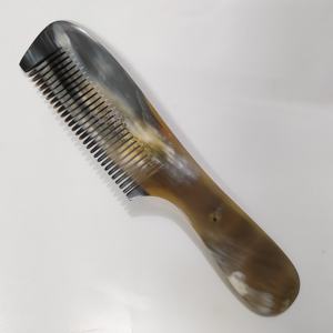 Peine de cuerno natural Black Touch Masaje de color natural Barba Peines multiusos Fácil de usar Precio de fábrica para salón de estilo de cabello - Product Image 2