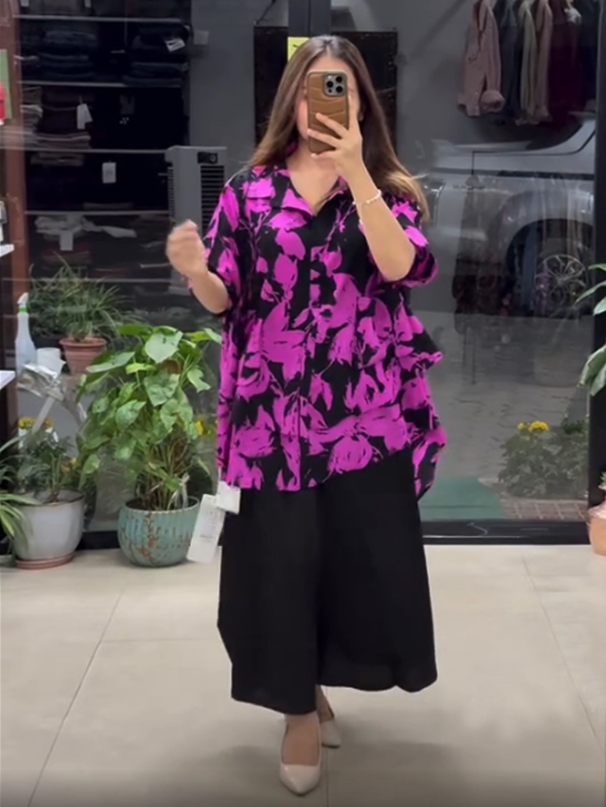 สีแดงม่วง