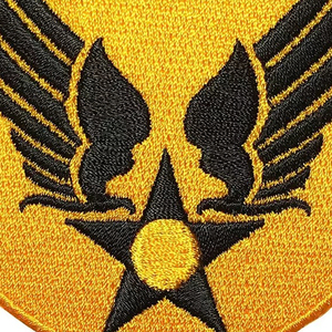 Écussons brodés personnalisés OEM en gros, badges logo faits main à coudre pour étiquettes de vêtements, accessoires de mode et articles de marque - Product Image 6