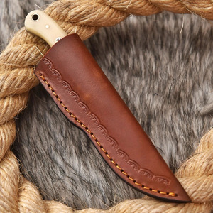 Couteau de chasse, de camping et de bushcraft à lame fixe en acier Damas forgé sur mesure avec manche en os, vente en gros OEM - Product Image 6